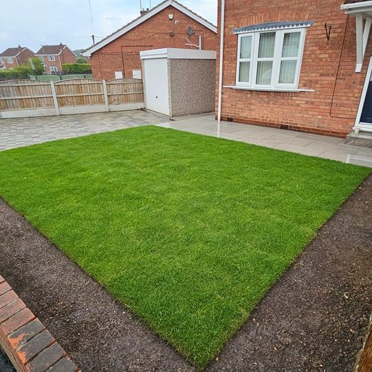 Fully renovated front garden